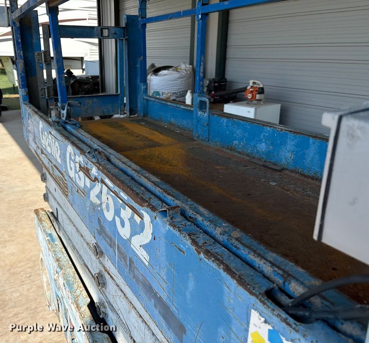 image for item DO1211 Genie GS-2632 scissor lift