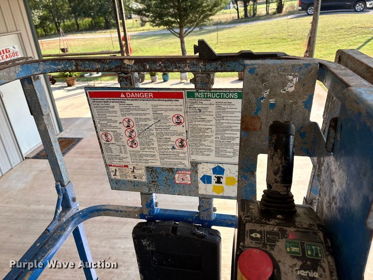 image for item DO1211 Genie GS-2632 scissor lift