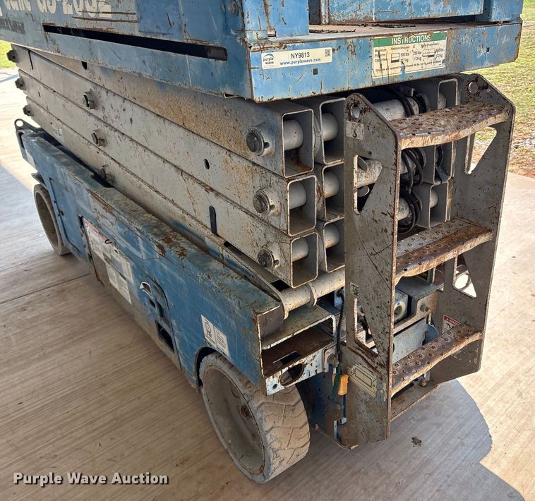 image for item DO1211 Genie GS-2632 scissor lift