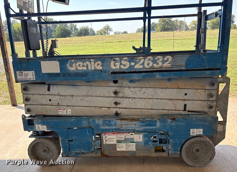 image for item DO1211 Genie GS-2632 scissor lift
