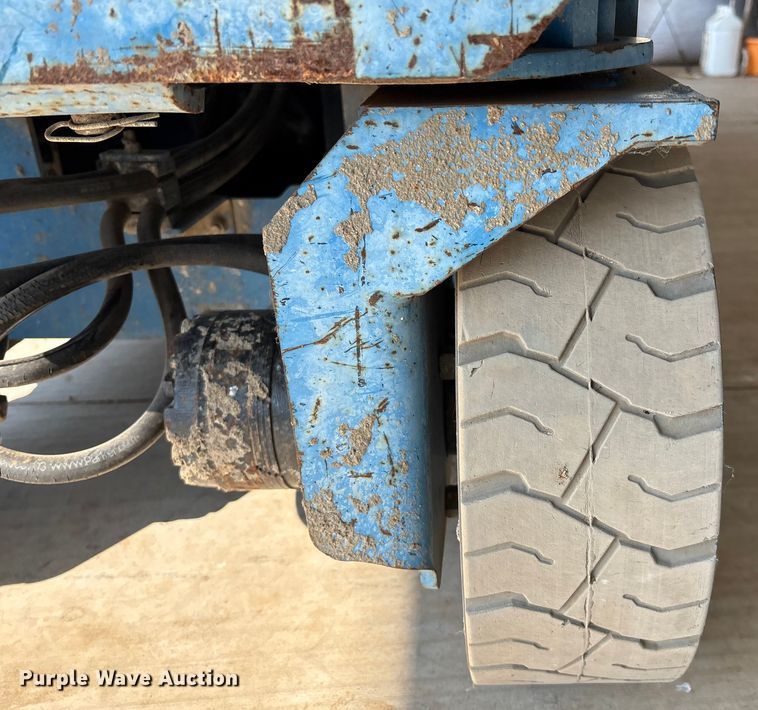 image for item DO1211 Genie GS-2632 scissor lift