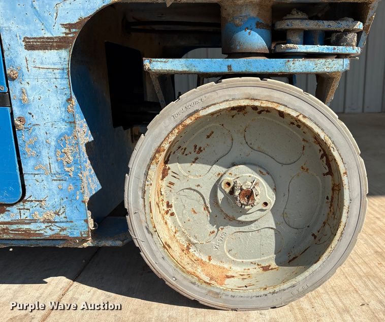 image for item DO1211 Genie GS-2632 scissor lift