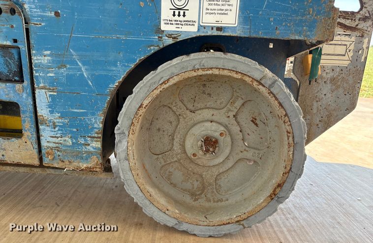 image for item DO1211 Genie GS-2632 scissor lift