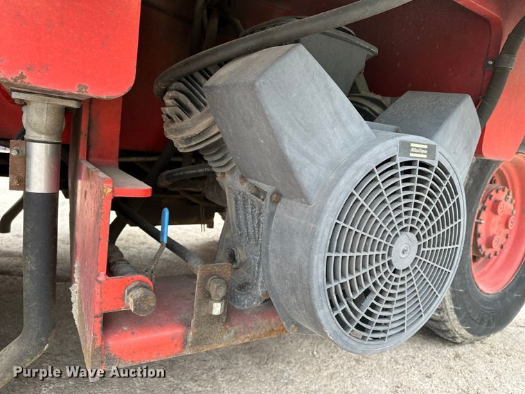 image for item DP8853 2007 Shuttlewagon SWX415C railcar mover