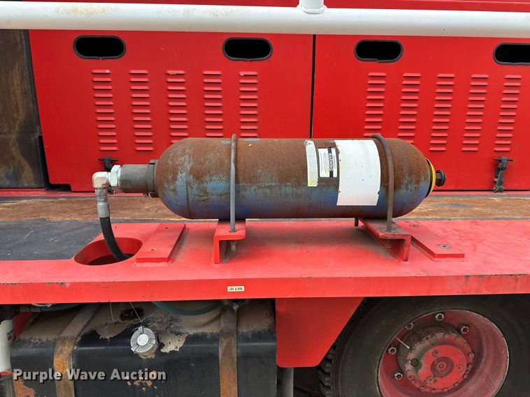 image for item DP8853 2007 Shuttlewagon SWX415C railcar mover