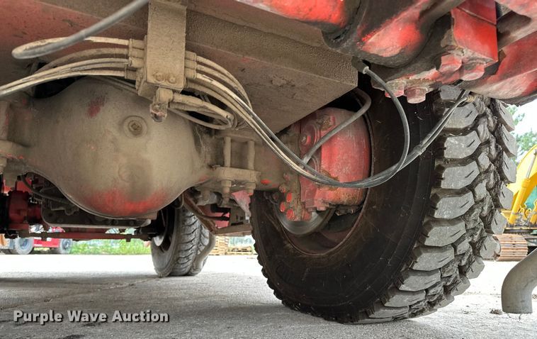 image for item DP8853 2007 Shuttlewagon SWX415C railcar mover