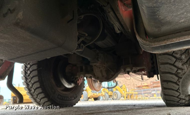 image for item DP8853 2007 Shuttlewagon SWX415C railcar mover