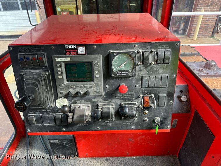 image for item DP8853 2007 Shuttlewagon SWX415C railcar mover