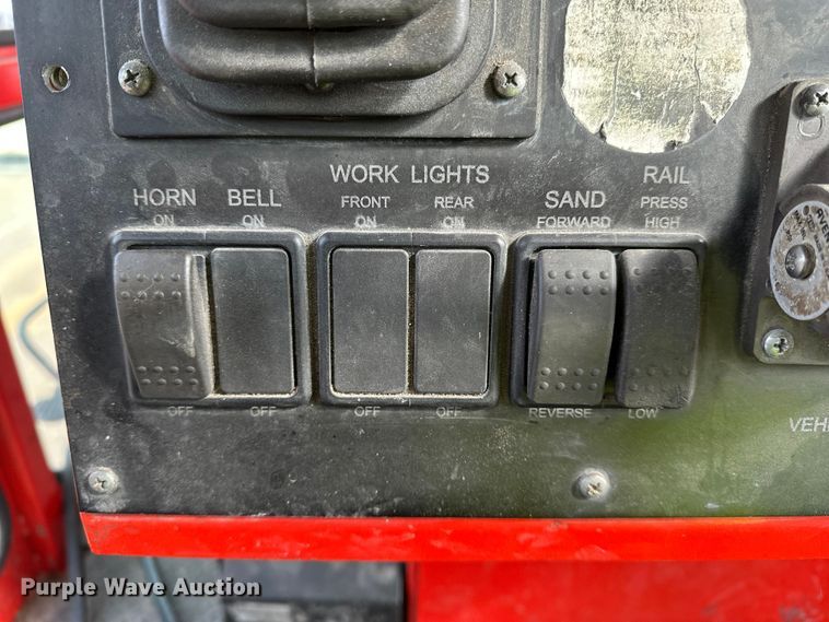 image for item DP8853 2007 Shuttlewagon SWX415C railcar mover