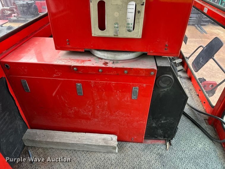 image for item DP8853 2007 Shuttlewagon SWX415C railcar mover