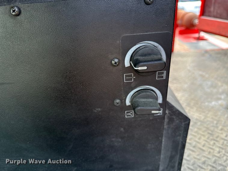 image for item DP8853 2007 Shuttlewagon SWX415C railcar mover