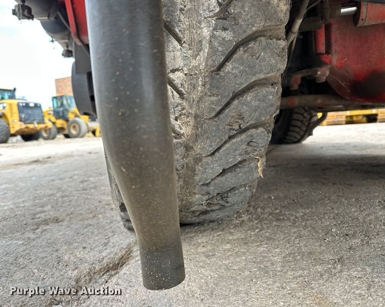 image for item DP8853 2007 Shuttlewagon SWX415C railcar mover