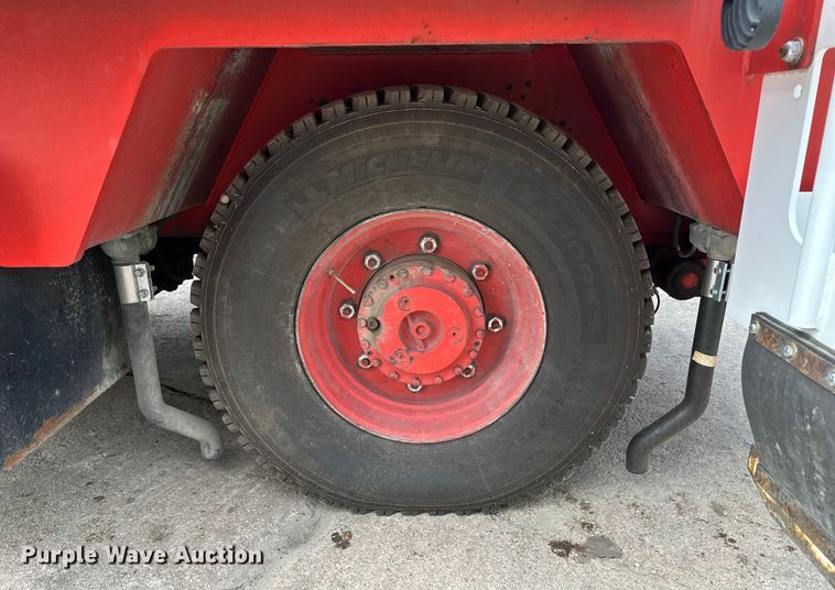 image for item DP8853 2007 Shuttlewagon SWX415C railcar mover