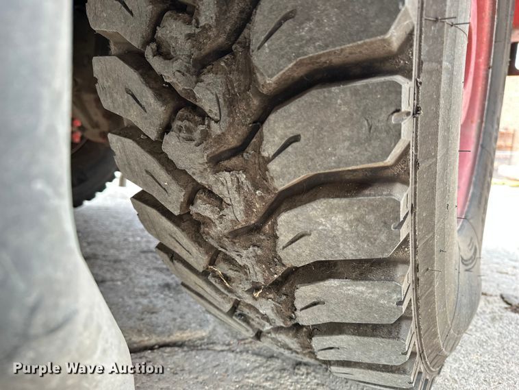 image for item DP8853 2007 Shuttlewagon SWX415C railcar mover