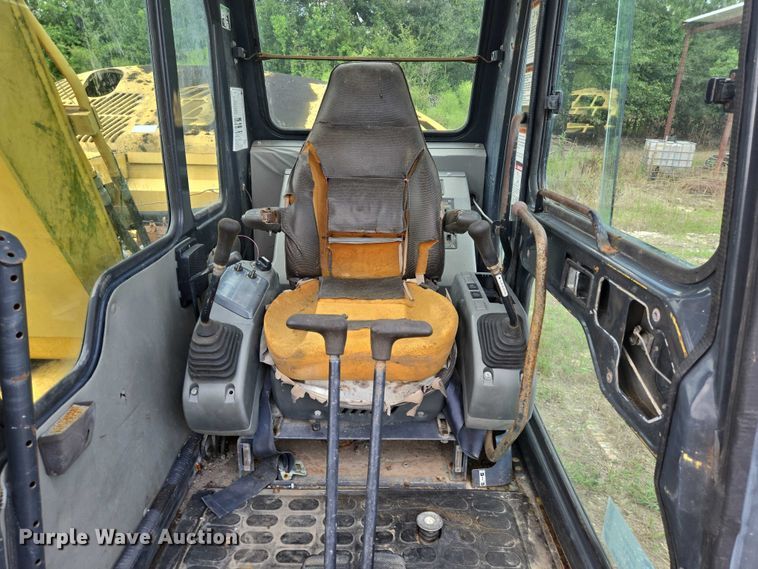image for item DT4963 2001 Komatsu PC60-7E mini excavator