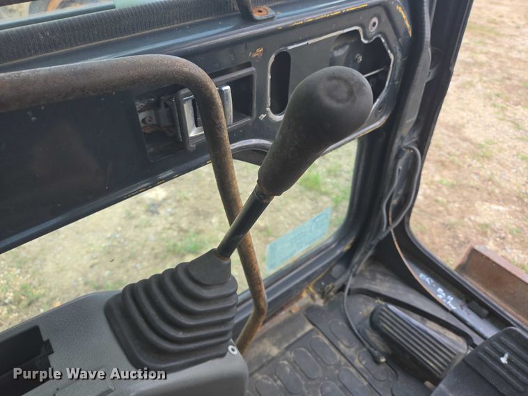 image for item DT4963 2001 Komatsu PC60-7E mini excavator