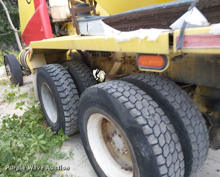 image for item DT6267 2007 Oshkosh S Series ready mix truck