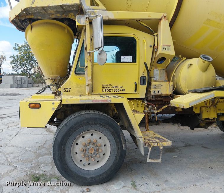 image for item DT6267 2007 Oshkosh S Series ready mix truck