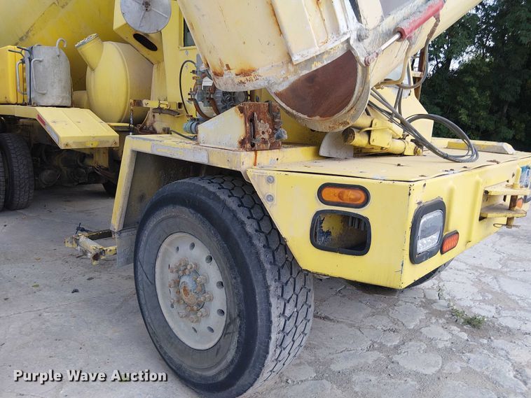 image for item DT6267 2007 Oshkosh S Series ready mix truck