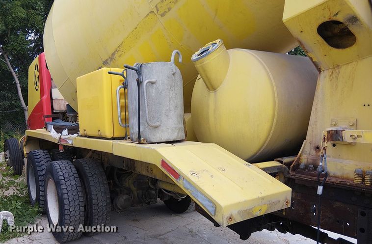 image for item DT6267 2007 Oshkosh S Series ready mix truck