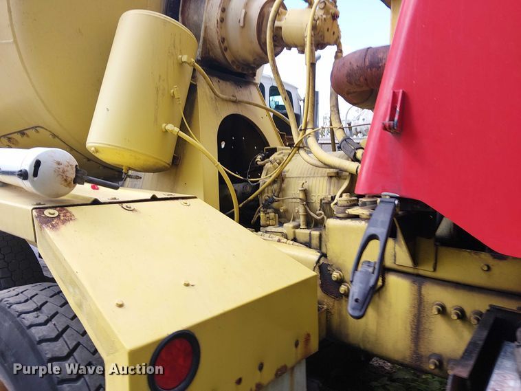 image for item DT6267 2007 Oshkosh S Series ready mix truck