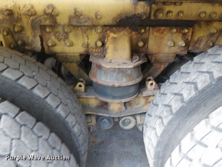 image for item DT6267 2007 Oshkosh S Series ready mix truck