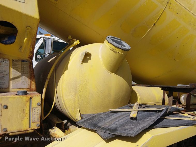 image for item DT6267 2007 Oshkosh S Series ready mix truck