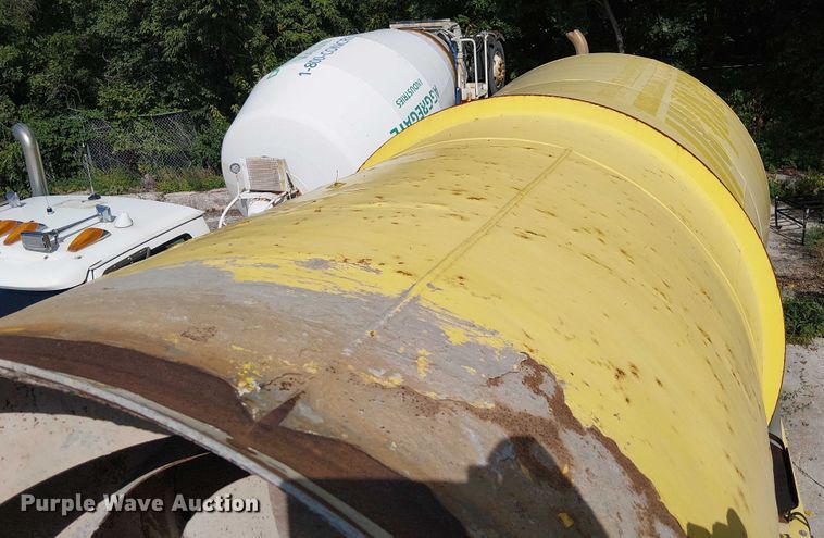 image for item DT6267 2007 Oshkosh S Series ready mix truck