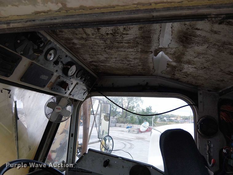 image for item DT6267 2007 Oshkosh S Series ready mix truck