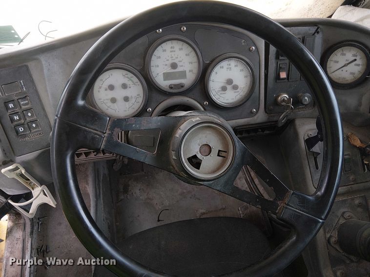 image for item DT6267 2007 Oshkosh S Series ready mix truck