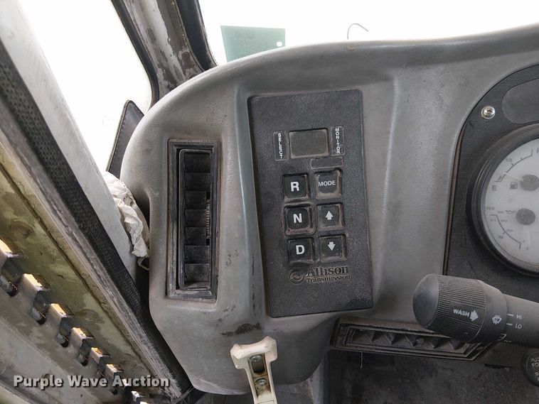 image for item DT6267 2007 Oshkosh S Series ready mix truck