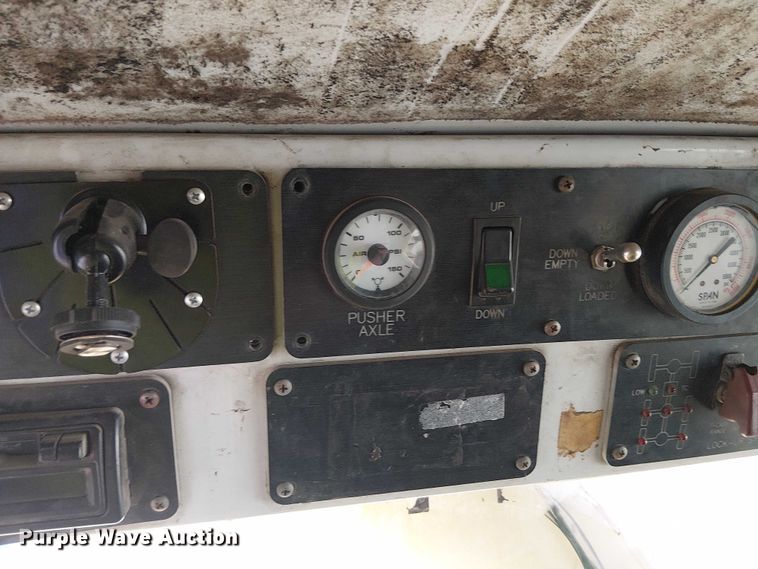 image for item DT6267 2007 Oshkosh S Series ready mix truck