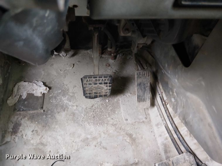 image for item DT6267 2007 Oshkosh S Series ready mix truck