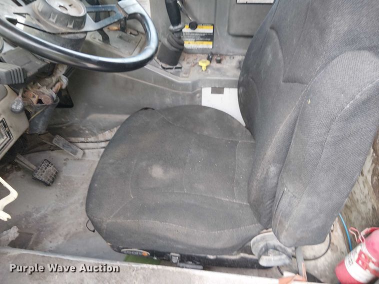 image for item DT6267 2007 Oshkosh S Series ready mix truck