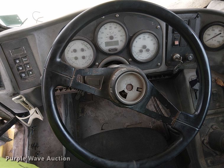 image for item DT6267 2007 Oshkosh S Series ready mix truck