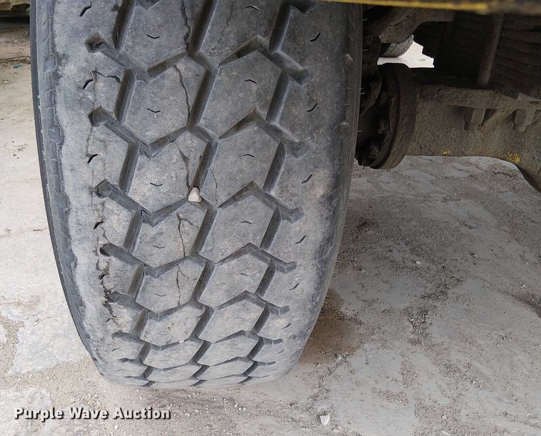 image for item DT6267 2007 Oshkosh S Series ready mix truck