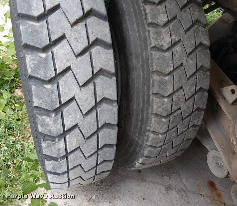 image for item DT6267 2007 Oshkosh S Series ready mix truck