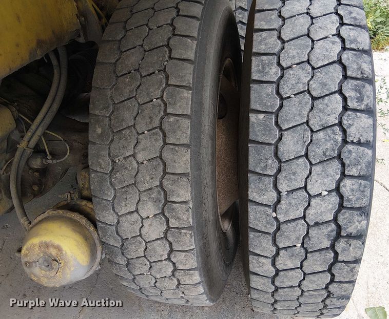 image for item DT6267 2007 Oshkosh S Series ready mix truck