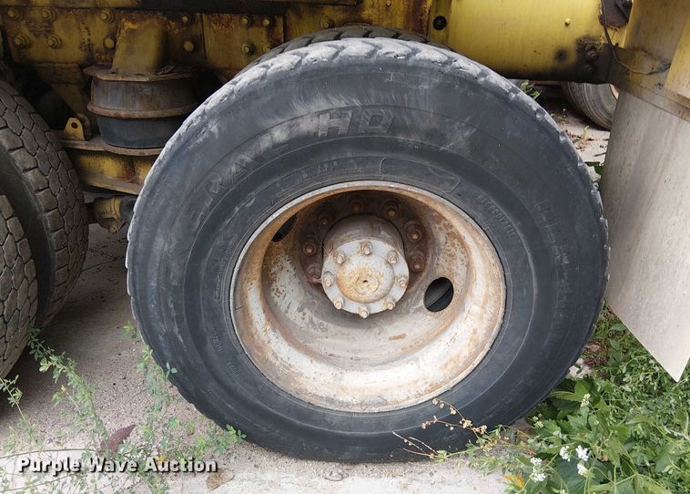 image for item DT6267 2007 Oshkosh S Series ready mix truck