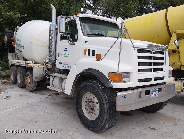 image for item DT6268 1999 Sterling ready mix truck