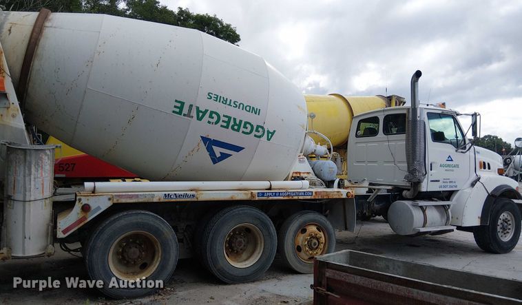 image for item DT6268 1999 Sterling ready mix truck