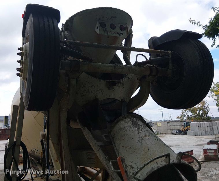 image for item DT6268 1999 Sterling ready mix truck