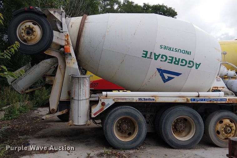 image for item DT6268 1999 Sterling ready mix truck
