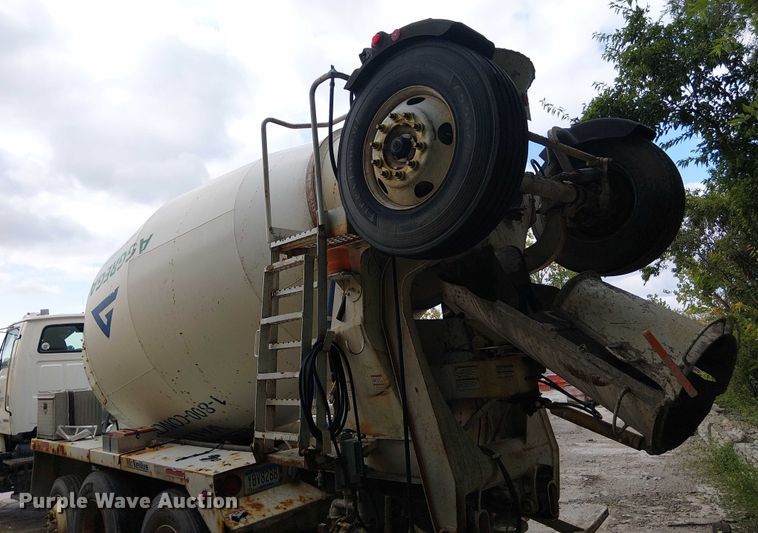 image for item DT6268 1999 Sterling ready mix truck