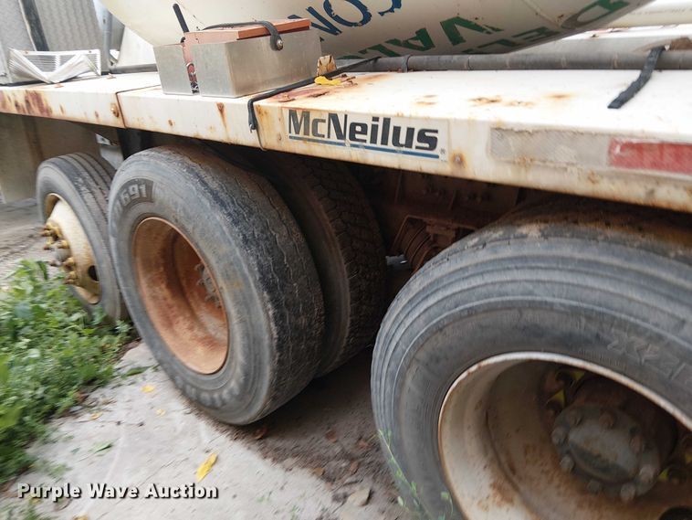 image for item DT6268 1999 Sterling ready mix truck