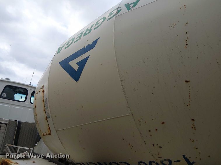 image for item DT6268 1999 Sterling ready mix truck