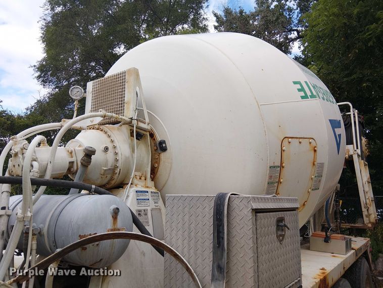 image for item DT6268 1999 Sterling ready mix truck