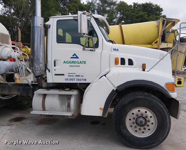 image for item DT6268 1999 Sterling ready mix truck