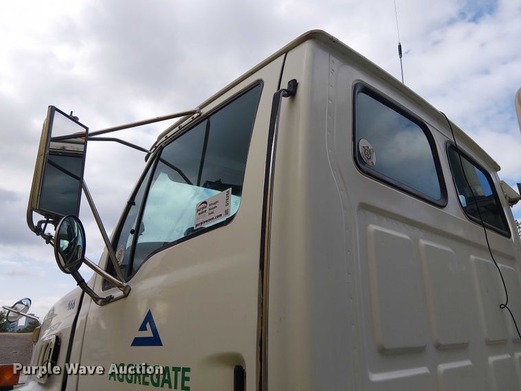 image for item DT6268 1999 Sterling ready mix truck