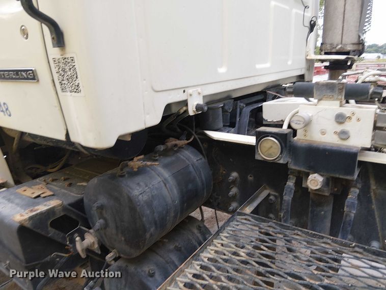 image for item DT6268 1999 Sterling ready mix truck